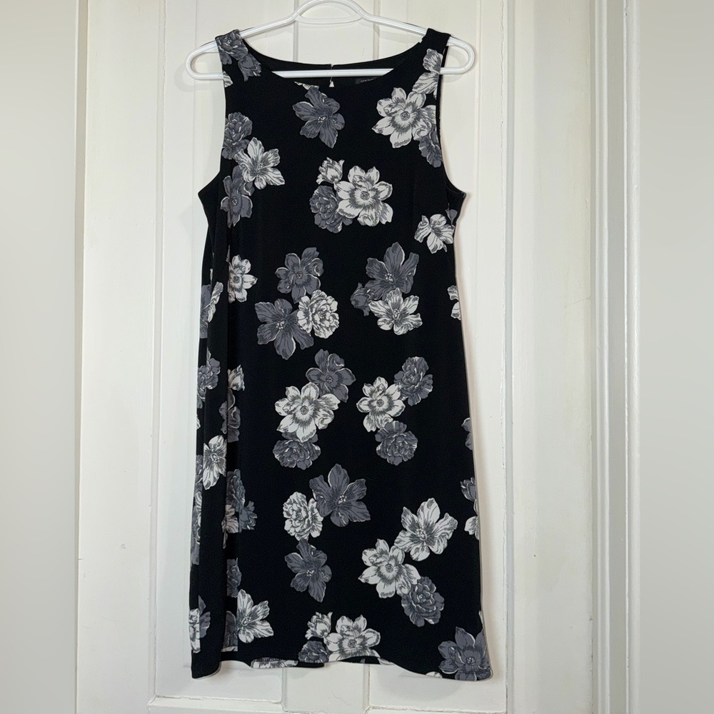 Women's Ann Taylor Floral Midi Dress size MP, size medium flower casual work